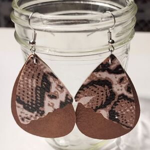 ‎Snakeskin dangle earrings teardrop New d71